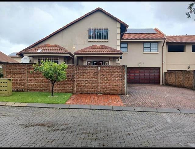4 BEDROOM HOUSE FOR SALE IN POMONA
